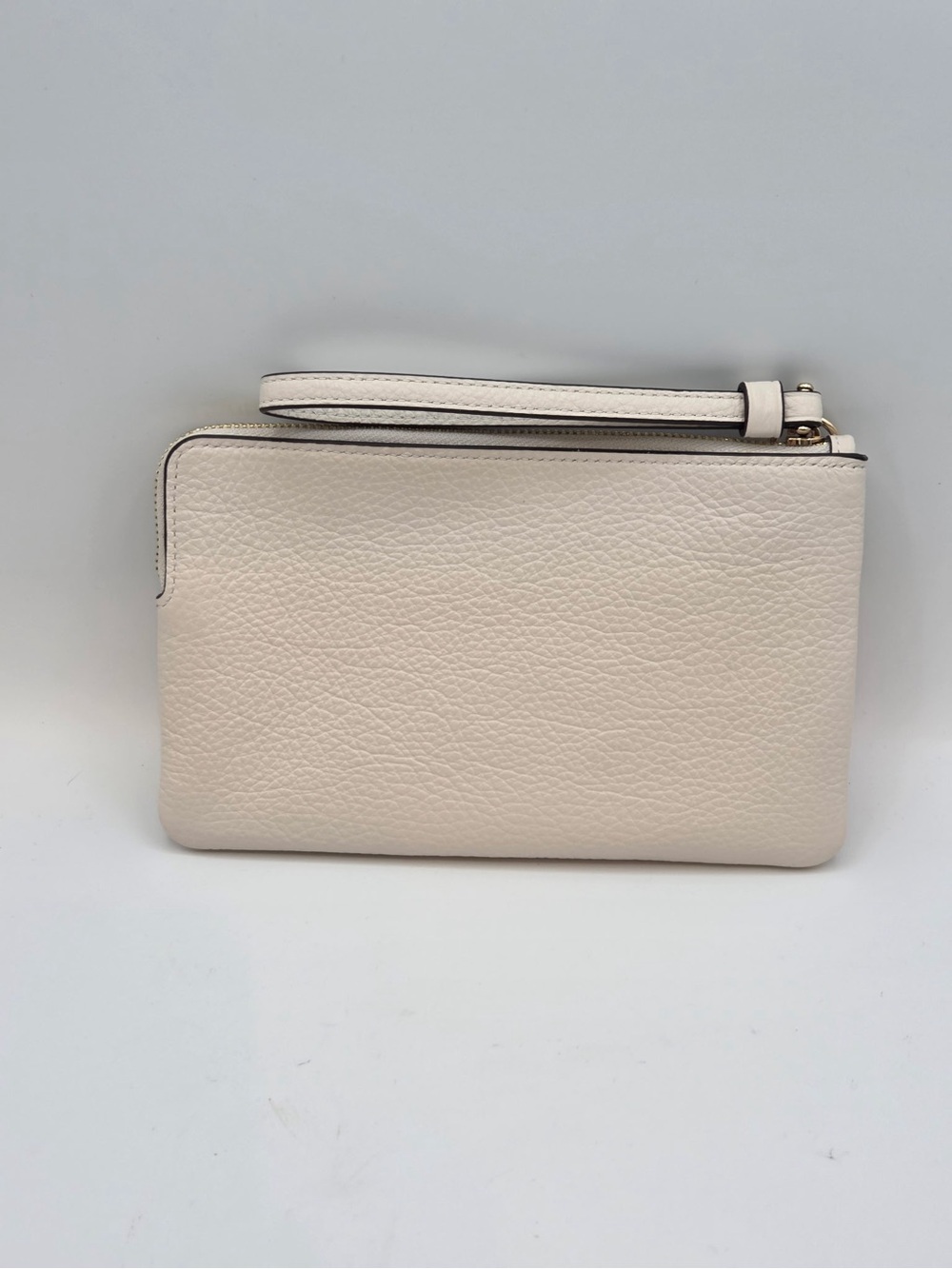 Coach Wristlet Strawberry Corner Zip With Strawberry Graphic new with tags - Picture 3 of 3
